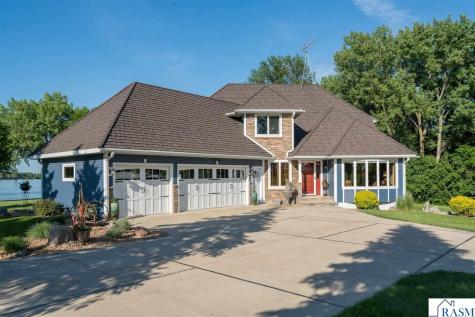 16 Lake Shore Drive Sherburn MN 56171