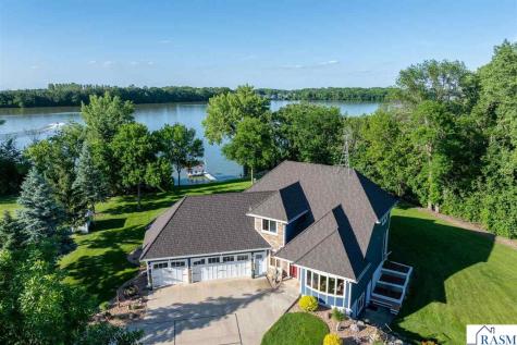16 Lake Shore Drive Sherburn MN 56171