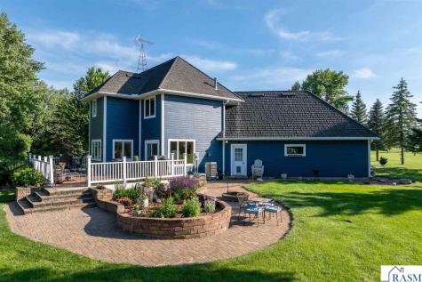 16 Lake Shore Drive Sherburn MN 56171
