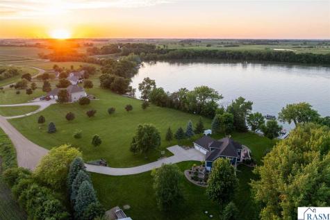 16 Lake Shore Drive Sherburn MN 56171
