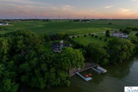 16 Lake Shore Drive Sherburn MN 56171