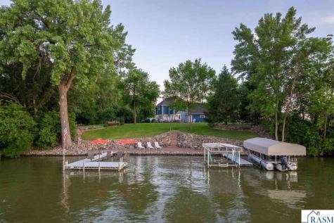 16 Lake Shore Drive Sherburn MN 56171