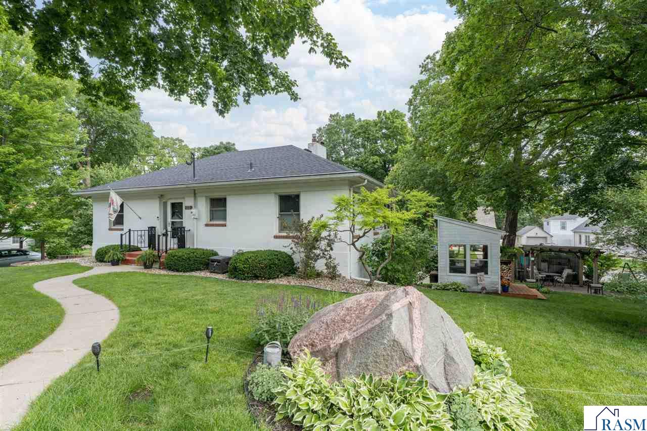 25 Eginton Road Mankato MN 56001