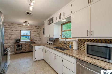 25 Eginton Road Mankato MN 56001