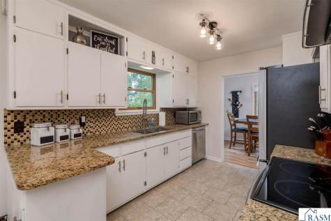 25 Eginton Road Mankato MN 56001