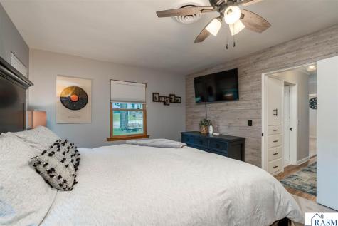 25 Eginton Road Mankato MN 56001