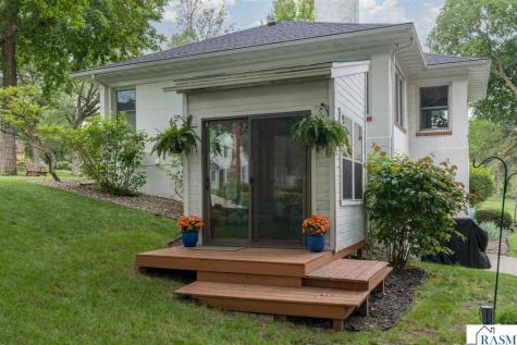 25 Eginton Road Mankato MN 56001