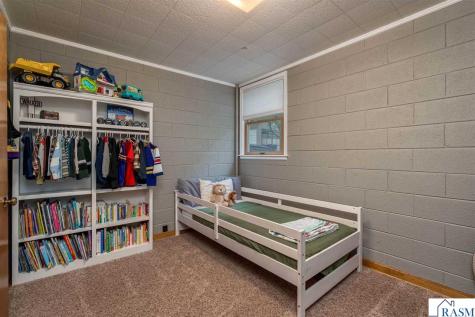 25 Eginton Road Mankato MN 56001