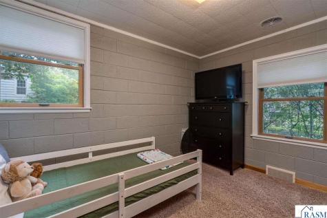 25 Eginton Road Mankato MN 56001