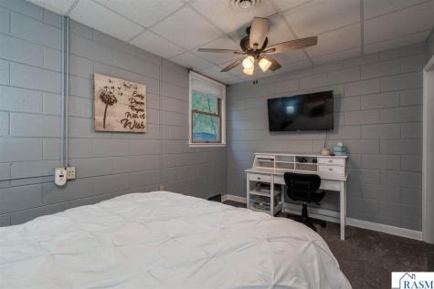 25 Eginton Road Mankato MN 56001