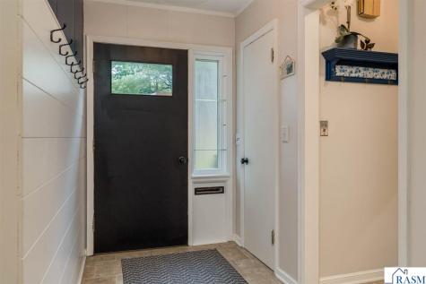 25 Eginton Road Mankato MN 56001