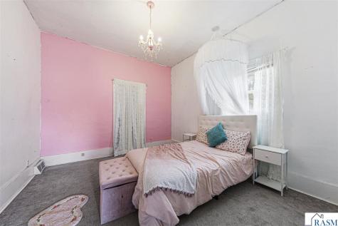 228 W 4th Street Blue Earth MN 56013