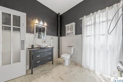 228 W 4th Street Blue Earth MN 56013