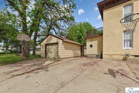 228 W 4th Street Blue Earth MN 56013