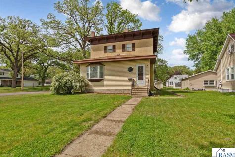 228 W 4th Street Blue Earth MN 56013