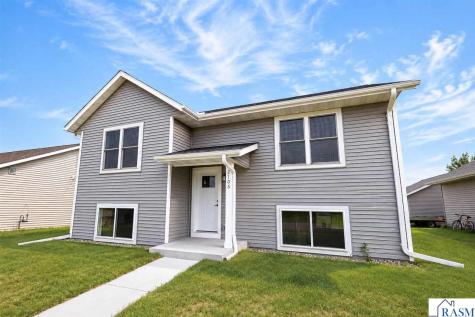 2105 Lunden Street St. Peter MN 56082