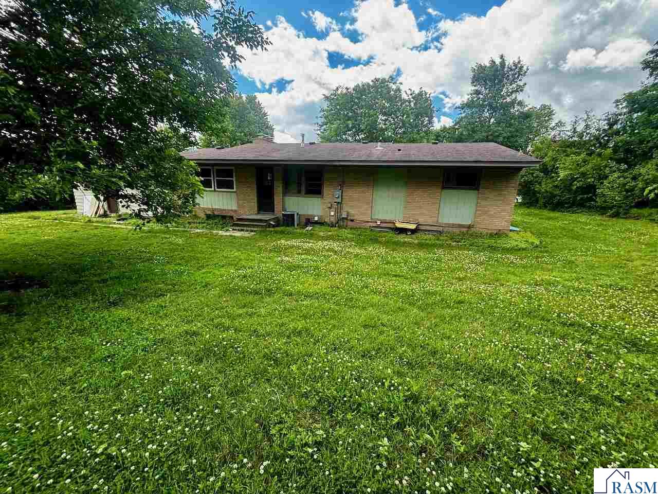 723 Valley View Road St. Peter MN 56082
