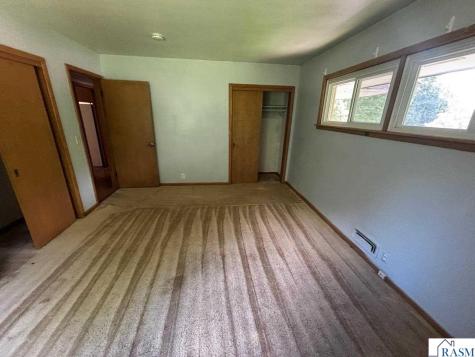 723 Valley View Road St. Peter MN 56082