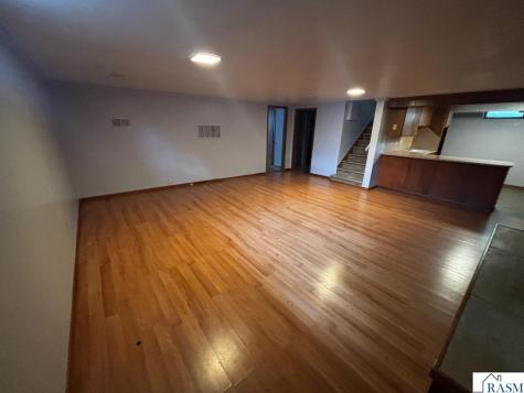 723 Valley View Road St. Peter MN 56082