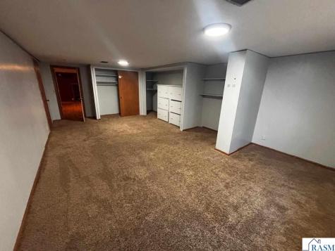 723 Valley View Road St. Peter MN 56082