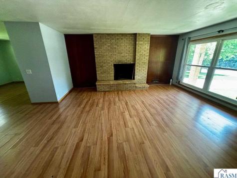723 Valley View Road St. Peter MN 56082