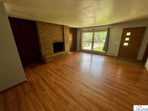 723 Valley View Road St. Peter MN 56082