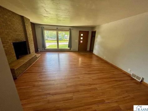 723 Valley View Road St. Peter MN 56082