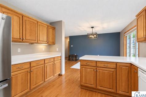 111 Loraine Drive Lake Crystal MN 56055