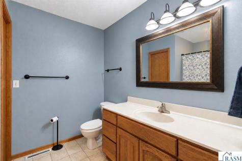 111 Loraine Drive Lake Crystal MN 56055