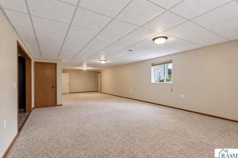 111 Loraine Drive Lake Crystal MN 56055