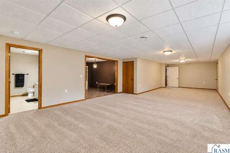 111 Loraine Drive Lake Crystal MN 56055