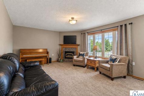 111 Loraine Drive Lake Crystal MN 56055