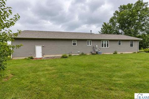 111 Loraine Drive Lake Crystal MN 56055