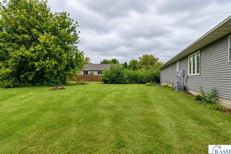 111 Loraine Drive Lake Crystal MN 56055