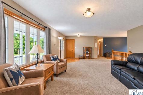 111 Loraine Drive Lake Crystal MN 56055