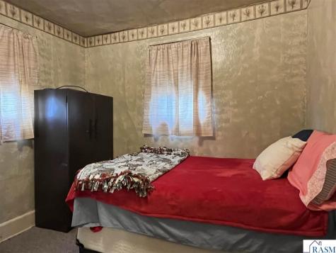 923 7th Avenue North St. James MN 56081