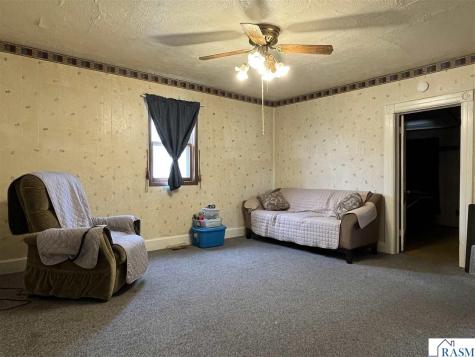 923 7th Avenue North St. James MN 56081