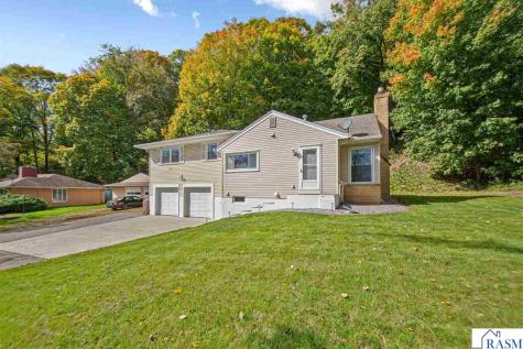 48186 Old River Bluff Road St. Peter MN 56082