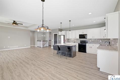 820 Fieldcrest Drive Mankato MN 56001