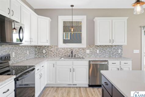 820 Fieldcrest Drive Mankato MN 56001