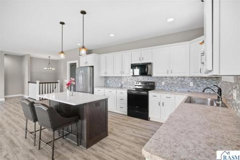 820 Fieldcrest Drive Mankato MN 56001