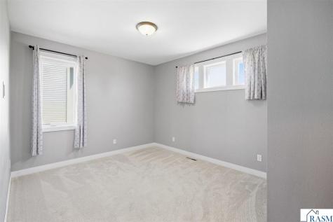 820 Fieldcrest Drive Mankato MN 56001
