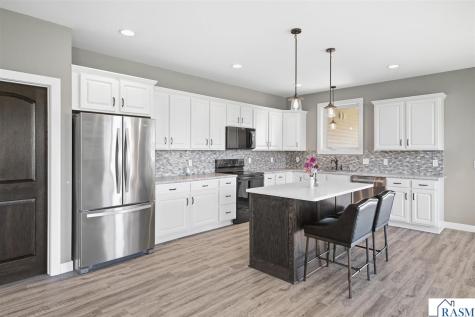820 Fieldcrest Drive Mankato MN 56001