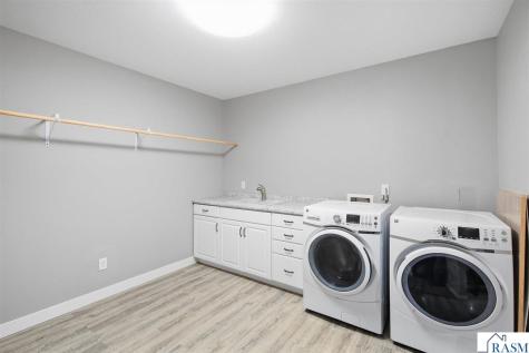 820 Fieldcrest Drive Mankato MN 56001