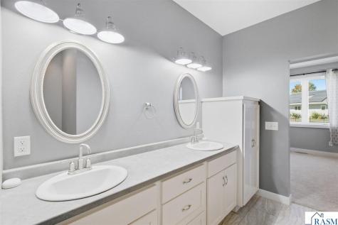 820 Fieldcrest Drive Mankato MN 56001