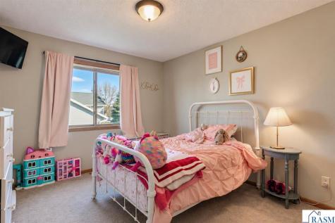 613 W Nathan Street Lake Crystal MN 56055