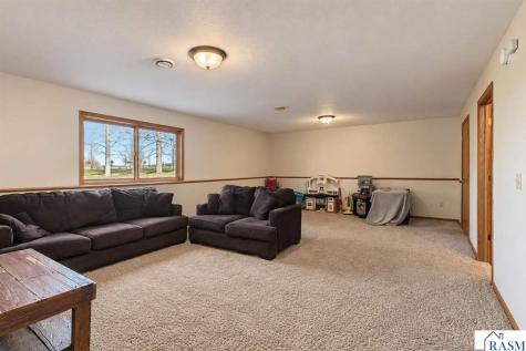 613 W Nathan Street Lake Crystal MN 56055