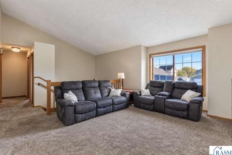 613 W Nathan Street Lake Crystal MN 56055