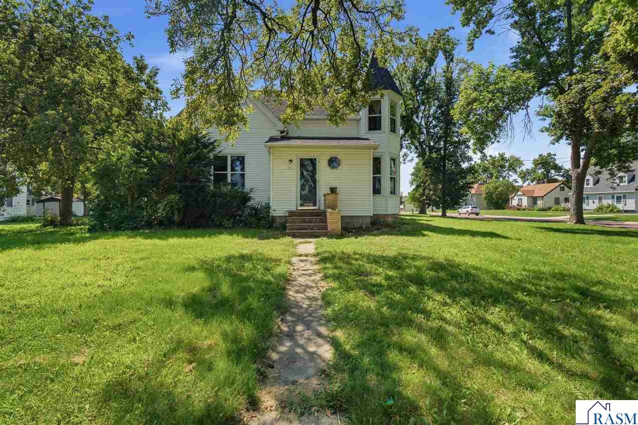 204 E 12th Street Blue Earth MN 56013