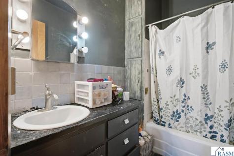 204 E 12th Street Blue Earth MN 56013